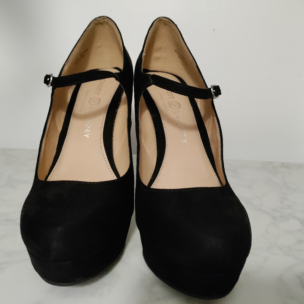 Pump High Heals - image 1